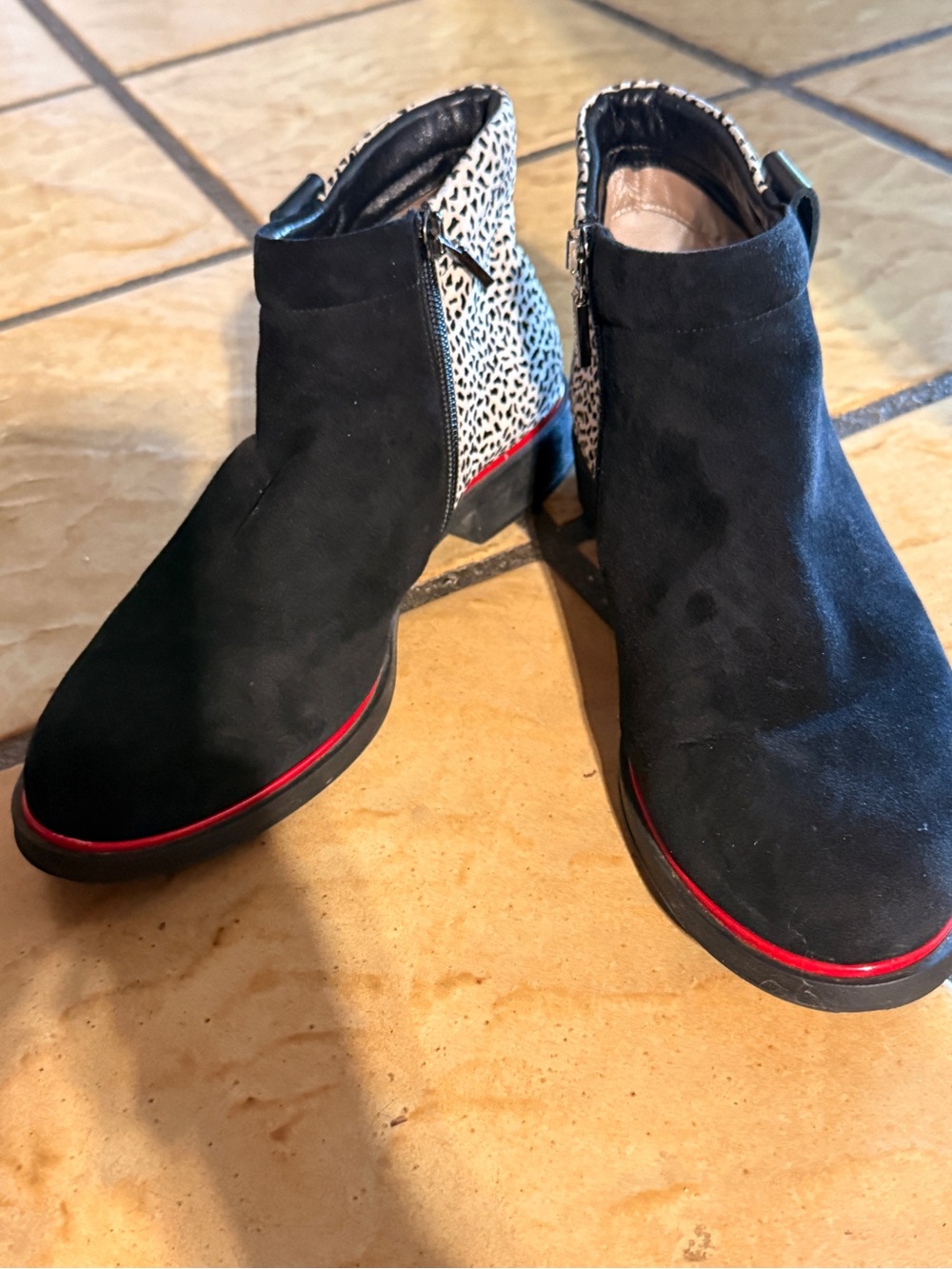 BeautiFeel Black Ankle Boots with Speckled Panel and Red Trim